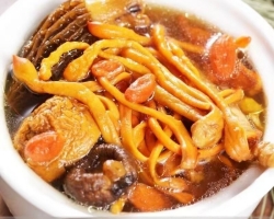 高山上的蟲草花